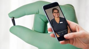 Onlinetandläkaren minskar steget mot tandimplantat